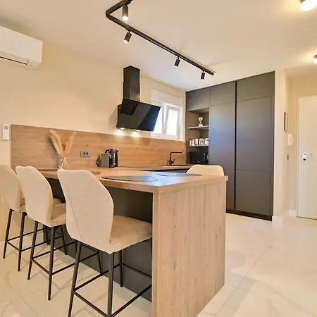 Noir Design Appartement Trogir