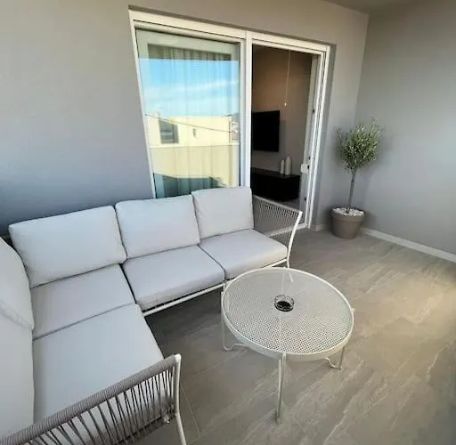 Noir Design Διαμέρισμα Τρογκίρ