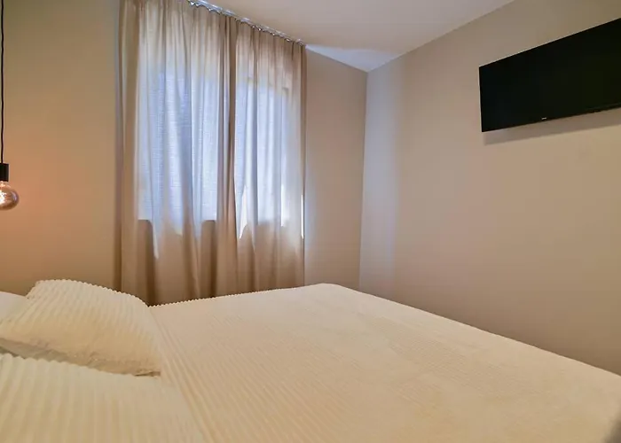 Noir Design * Trogir