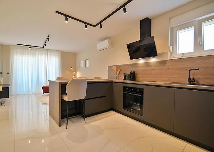 Διαμέρισμα Noir Design Τρογκίρ