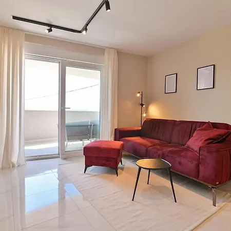 Noir Design Apartment