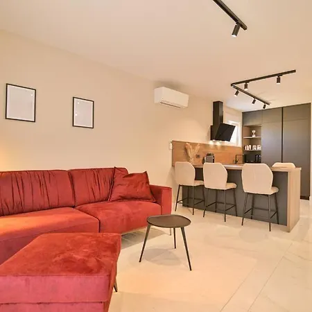 Apartment Noir Design *