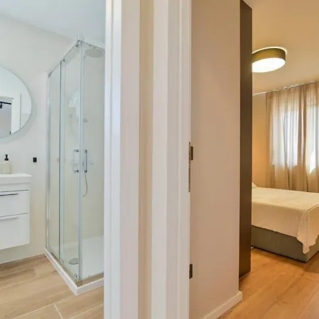 Apartment Noir Design