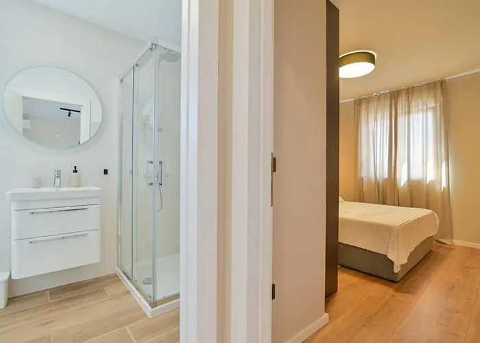 Apartment Noir Design